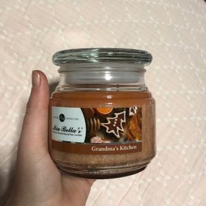 Mia Bella Candle, Grandma’s Kitchen scent